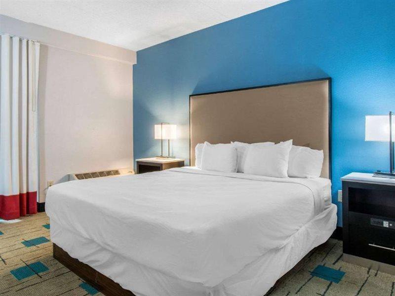Hawthorn Extended Stay By Wyndham Чемберсберг Экстерьер фото