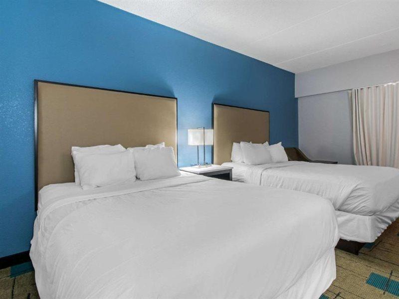 Hawthorn Extended Stay By Wyndham Чемберсберг Экстерьер фото