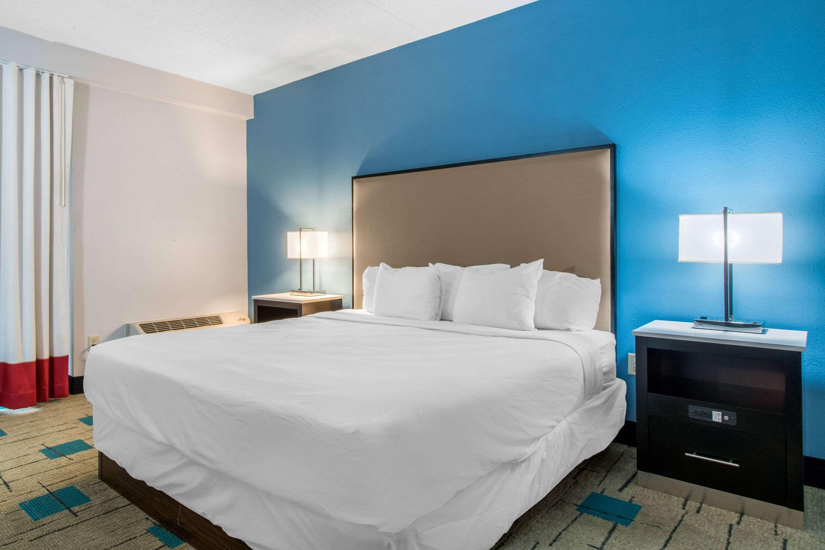 Hawthorn Extended Stay By Wyndham Чемберсберг Экстерьер фото